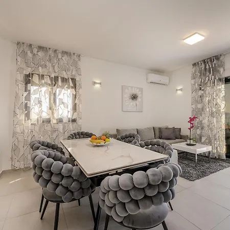 Nani Guest house Podstrana