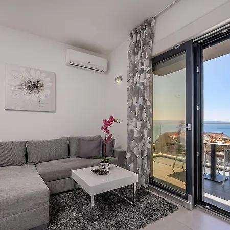 Konukevi Nani Podstrana