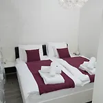 Πανσιόν Nani Ποντστράνα