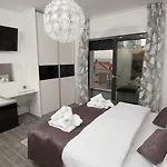 Nani Πανσιόν