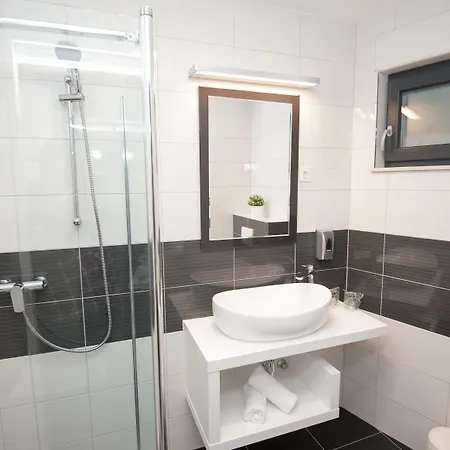 Nani بيت ضيافة بودْسْتغانا